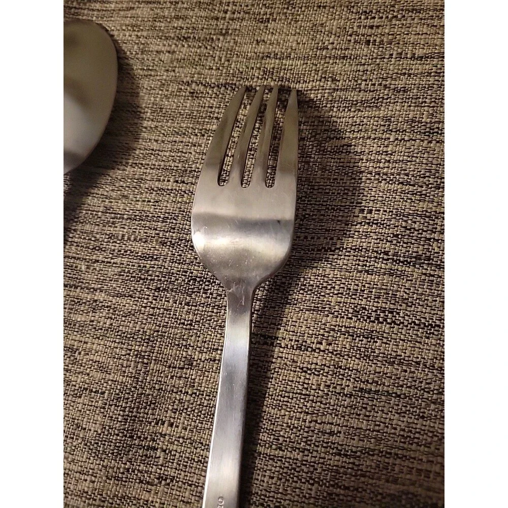 3 - Oneida Baguette Flatware 2 Dinner Forks 1 Tablespoon 18/10 Vietnam